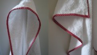 Pour ce 1er rendez-vous du Défi Home Made 2012, j’avais prévu de vous montrer un petit bloomer en velours noir. Mais le résultat était vraiment décevant…  Je me suis donc...