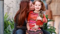 Une petite photo d’une actrice de séries que j’aime beaucoup, Alyson Hannigan (Buffy contre les vampires, How I met your mother), enceinte pour la 2ème fois, et embrassant sa fille...